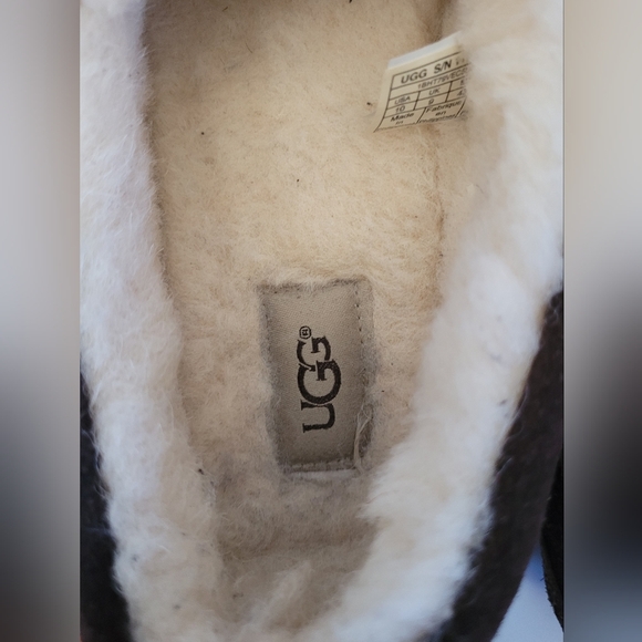 Ugg  S/N 1101110 Mens Ascot Suede Slipper Color Chocolate Brown Fur LinedSize main image 6